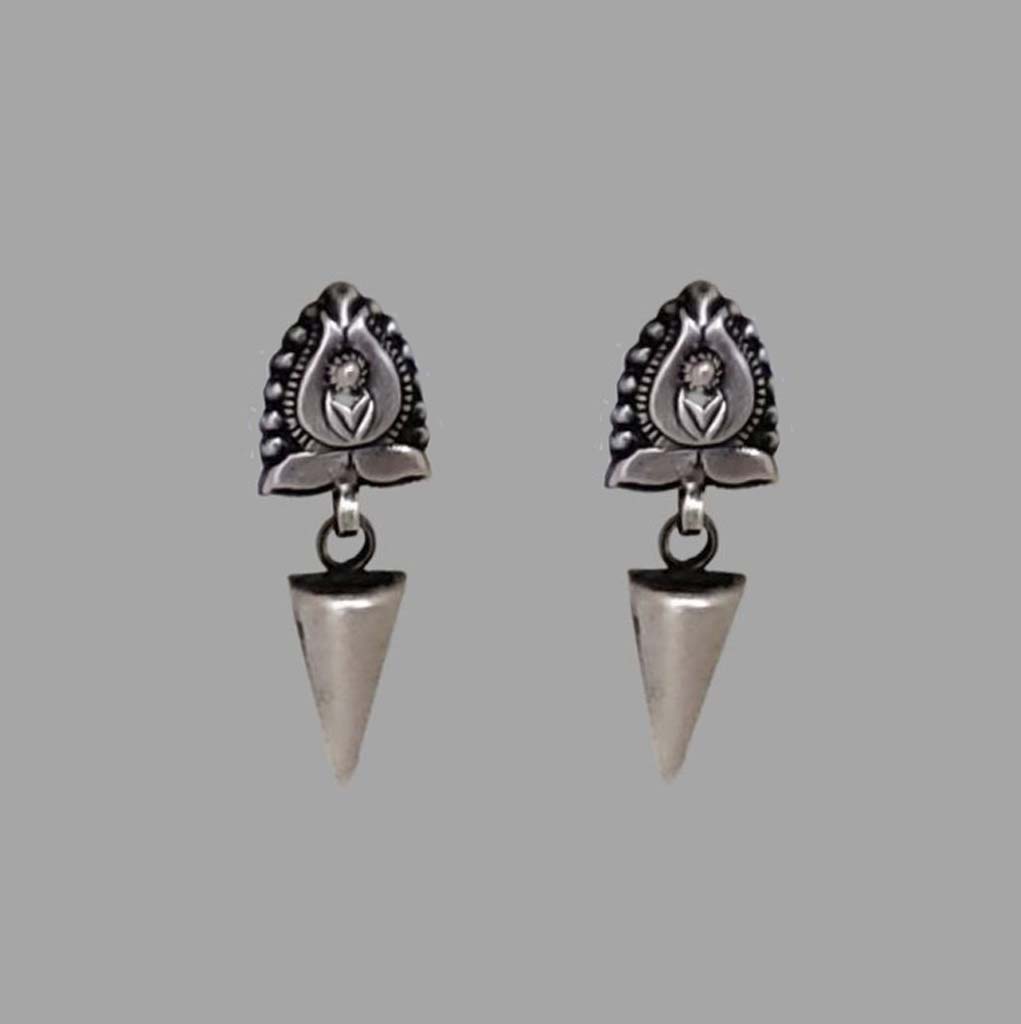 https://www.jewelnidhi.com/img/1610080557AQ EARING 0029.jpg